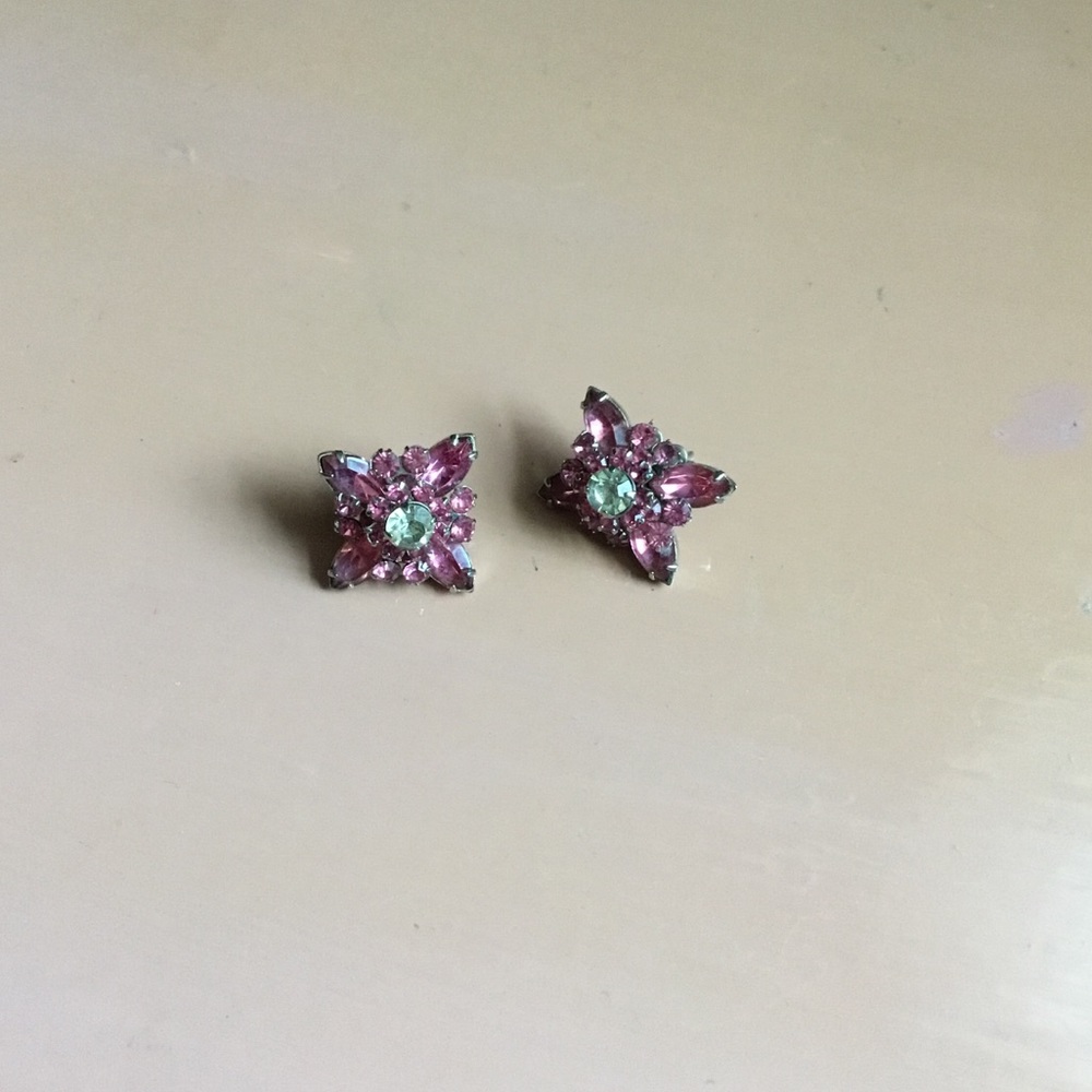 Vintage Pink Flower Glass Stud Earrings